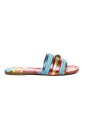 regnbue-print-rode-sandaler