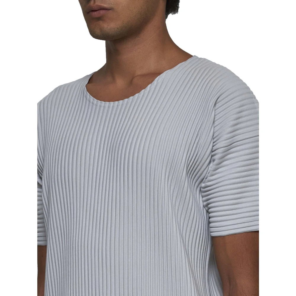 Issey Miyake Geplooide T-shirts en Polo's Grijs Gray Heren