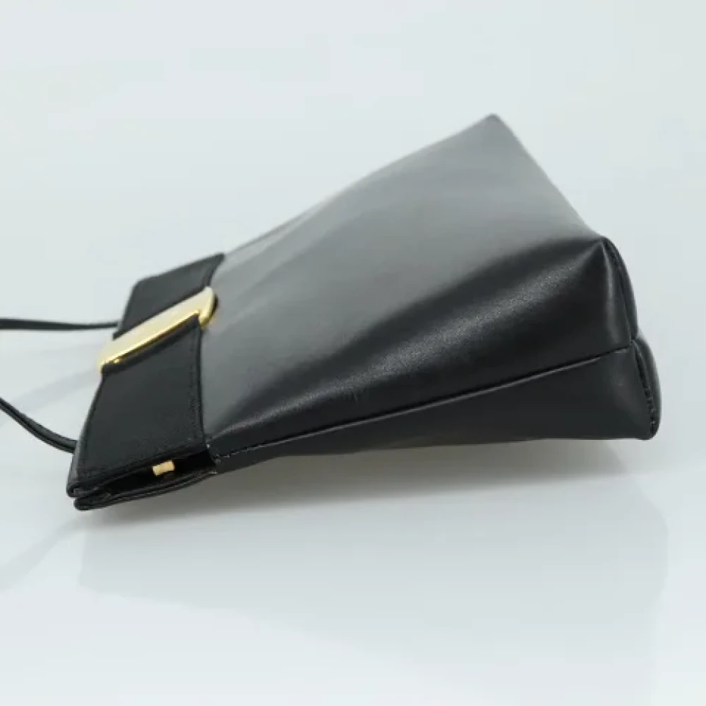 Salvatore Ferragamo Pre-owned Leather shoulder-bags Black Dames