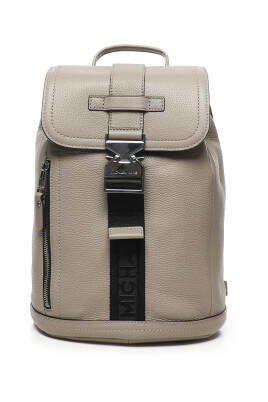 hammered-leather-shoulder-bag-in-taupe