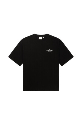 oversized-graphic-tee