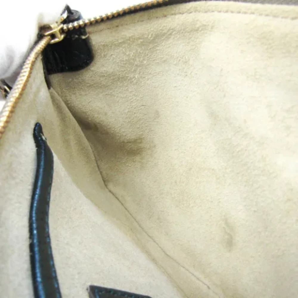 Anya Hindmarch Pre-owned Leather shoulder-bags Gray Dames
