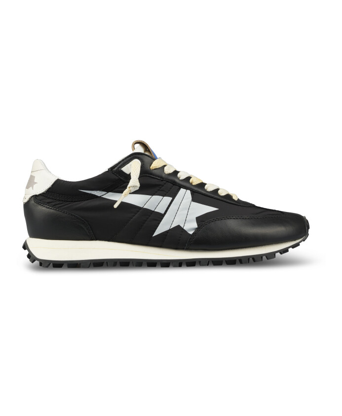 marathon-running-sneakers-with-star-print