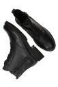 bottes-en-cuir-noir-a-lacets