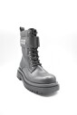 chaussures-a-lacets-noires-pour-femmes