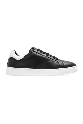 dbb0-sneakers