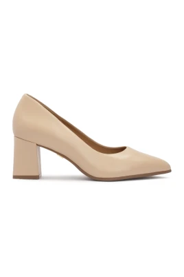 Beige pumps med bekväm foder
