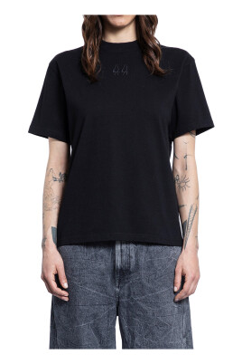 black-round-neck-tee-with-prints