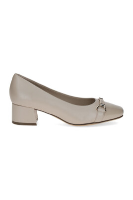 elegant-beige-business-shoes-women