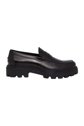 black-leather-loafers