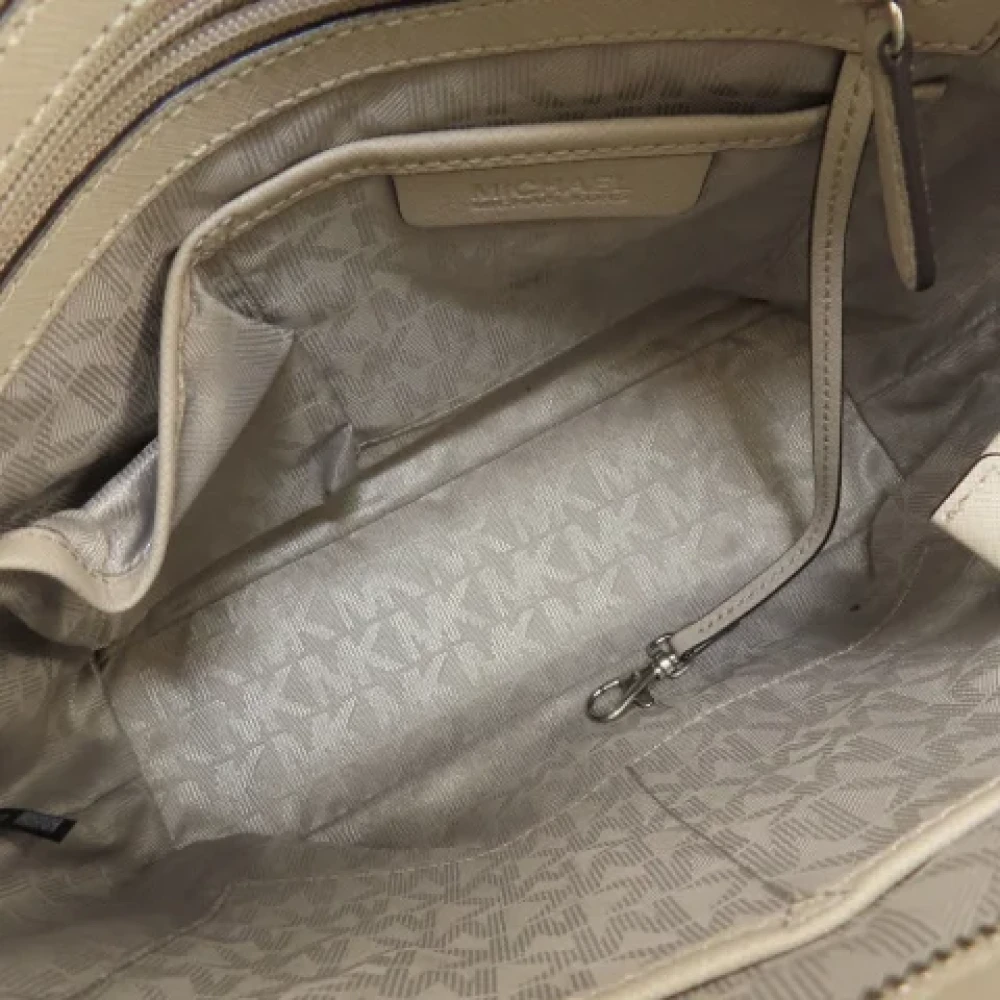 Michael Kors Pre-owned Leather totes Gray Dames