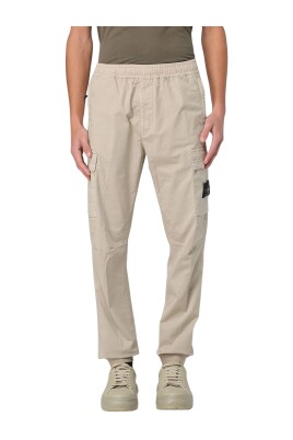 relaxed-fit-cargo-pants