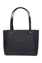 sac-fourre-tout-matelasse-avec-detail-de-chaine