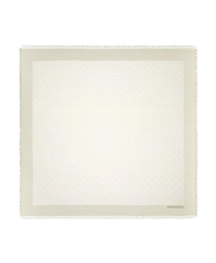 echarpe-foulard-a-motif-monogramme