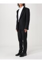 costume-noir-intemporel-en-laine
