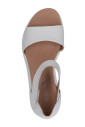 sandales-blanches-decontractees-ouvertes