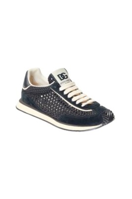 black-sneakers-for-men