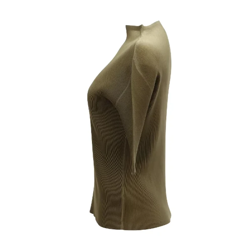 Issey Miyake Pre-owned Polyester tops Green Dames