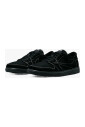 minimalist-black-phantom-sneakers