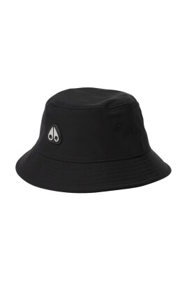 black-knitted-beanie-hat