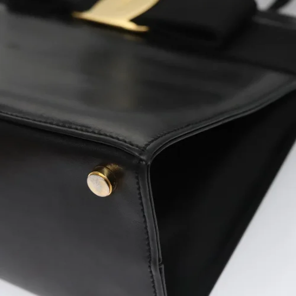 Salvatore Ferragamo Pre-owned Leather handbags Black Dames