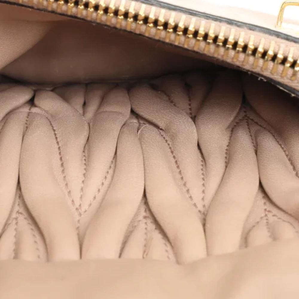 Miu Pre-owned Leather handbags Beige Dames