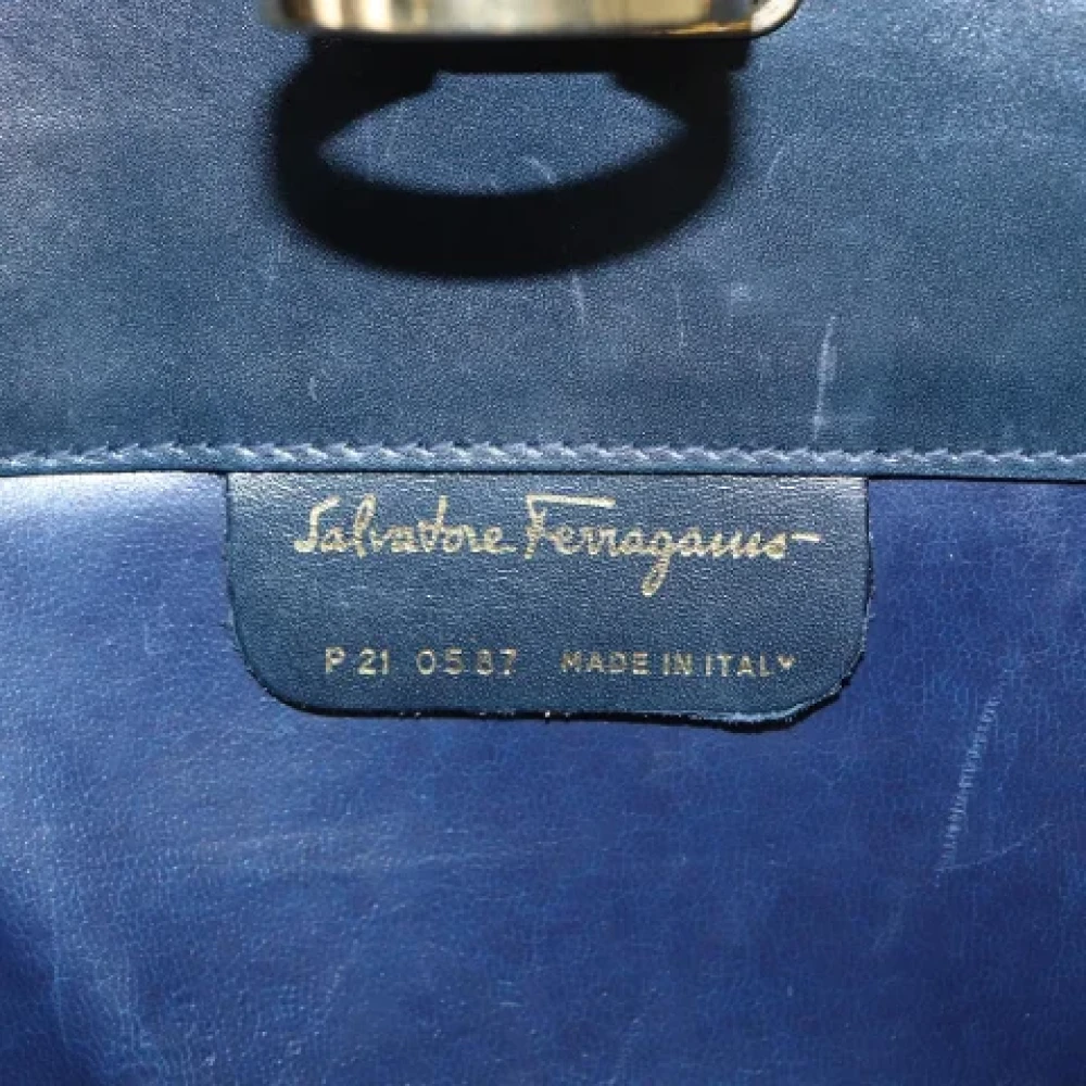 Salvatore Ferragamo Pre-owned Leather shoulder-bags Black Dames