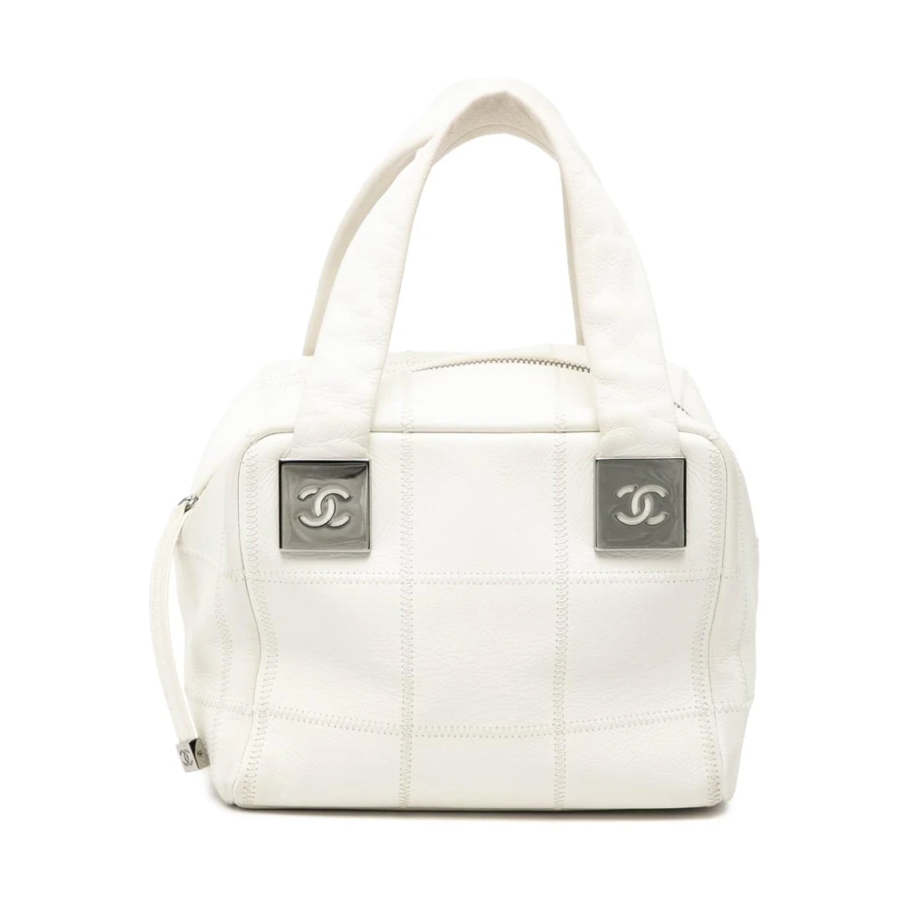 Chanel Vintage Women's White Pre-Owned Leather Handbag