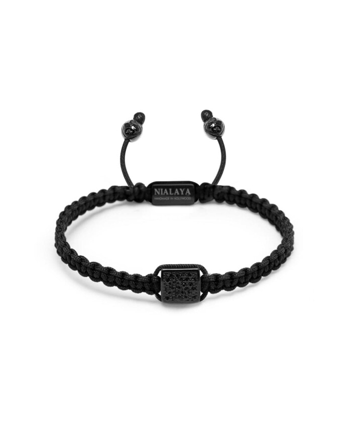 bracelet-cordon-noir-avec-perle-plate-cz-noire