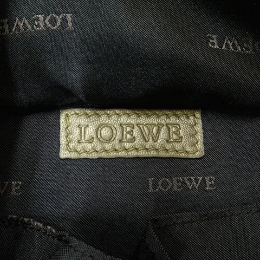 Loewe Pre-owned Leather handbags Beige Dames