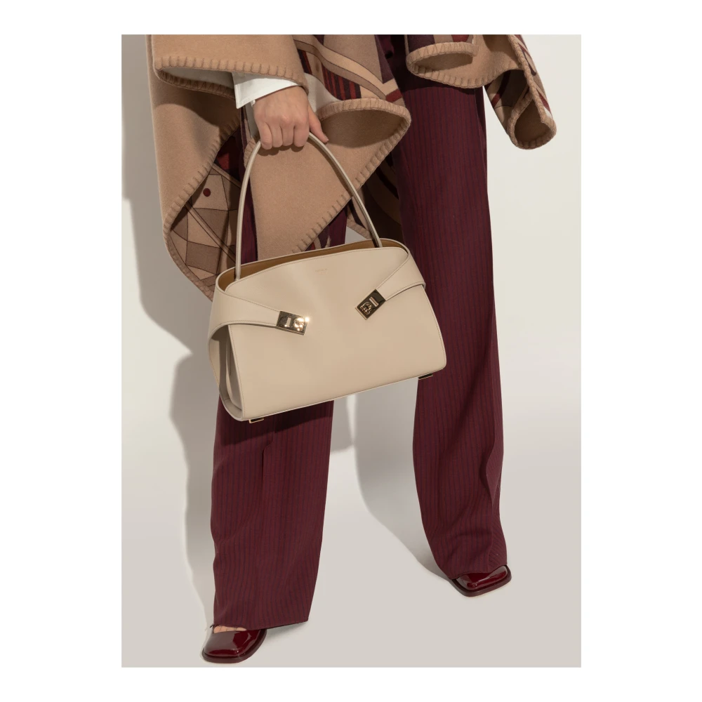Salvatore Ferragamo Schoudertas Hug Beige Dames
