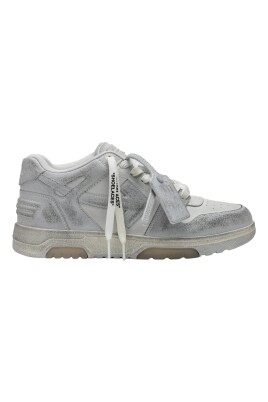 sneaker-bas-out-of-office
