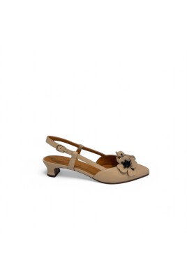 beige-low-sandals-with-3d-flower