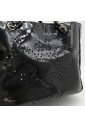 bolso-de-cuero-patentado-de-segunda-mano-diseno-perforado