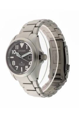 super-titanio-eco-drive-watch