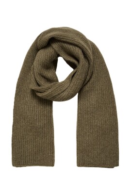 winter-warmth-scarf