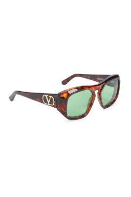 stylish-sunglasses-for-ultimate-sun-protection