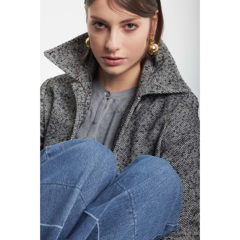 Kocca Gestreepte Herringbone Jas met Bedekte Knopen Black Dames