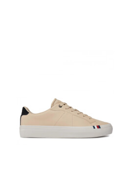 casual-sneakers-for-men-and-women