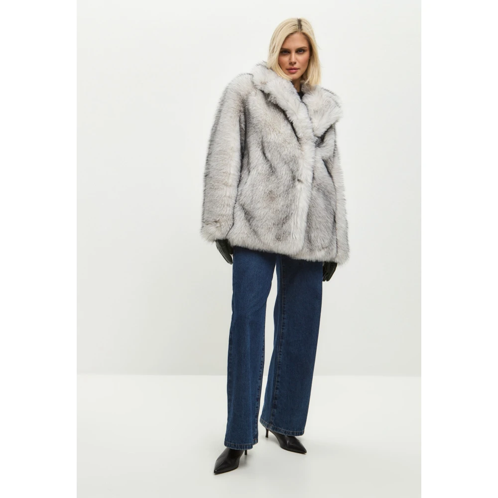Cesare Gaspari Faux Fur & Shearling Jackets White Dames