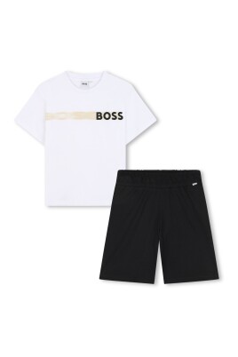 sporty-set-shorts-and-t-shirt