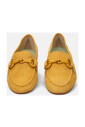 mocassin-en-daim-jaune-fonce