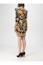 elegante-mini-robe-avec-epaulettes-rembourrees