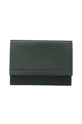 pre-owned-leather-clutches