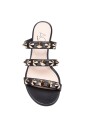mule-en-cuir-noir-avec-clous