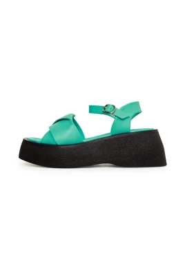 Sandaler i läder med platåsula