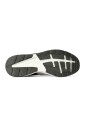 baskets-de-course-grises-avec-inserts-en-cuir