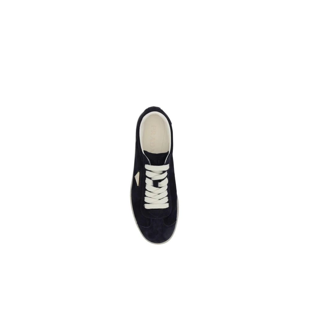 Prada Suede Low-Top Sneakers Elegant Comfort Blue Heren