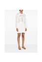 robe-blanche-a-col-rond-et-poignets-boutonnes