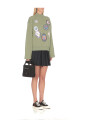 pull-en-coton-vert-avec-badges